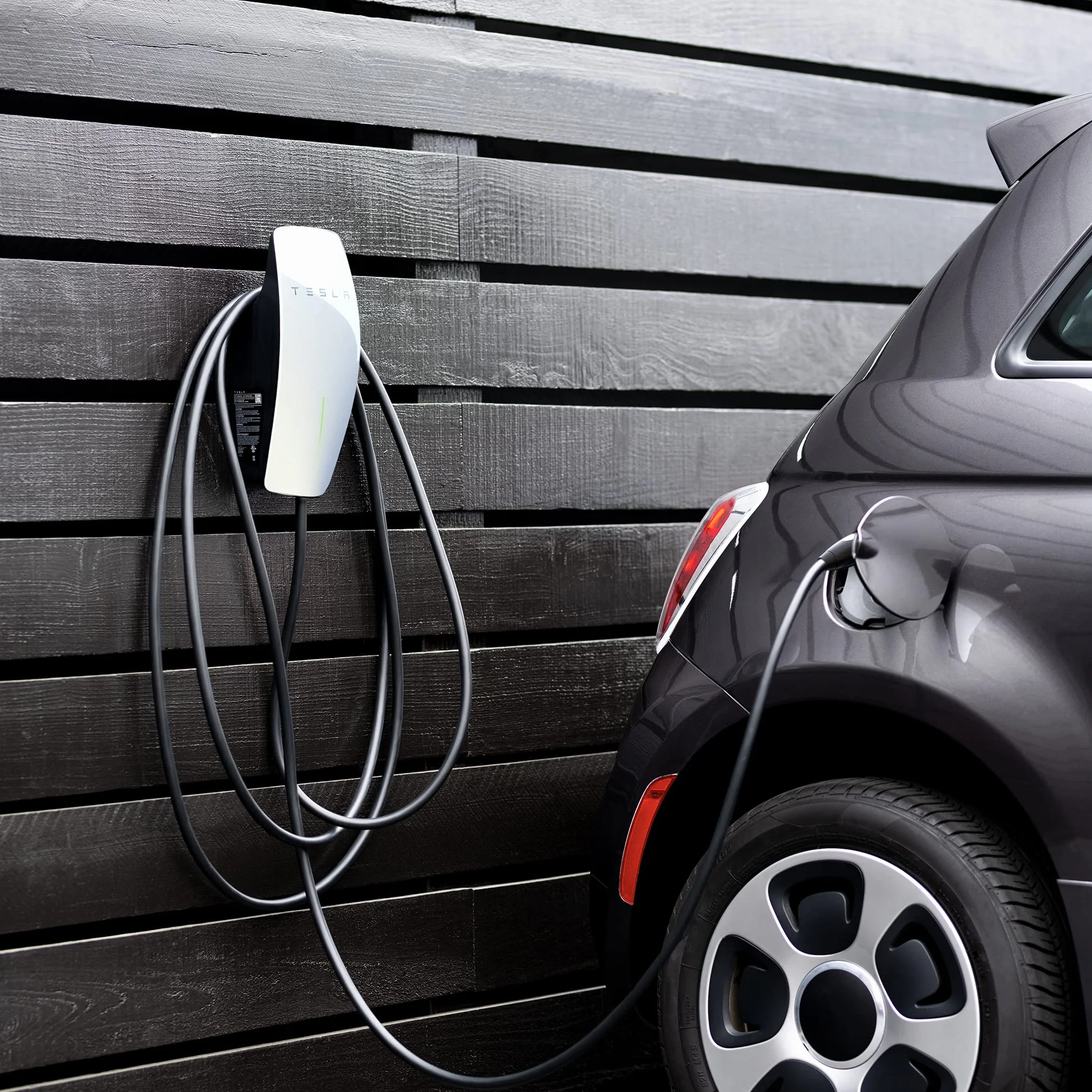 Tesla Connettore a Muro | Caricatore Universale | Tipo 2 | Fino a 22kW | Monofase e Trifase | Cavo da 7,3 m Incluso | Interno/Esterno