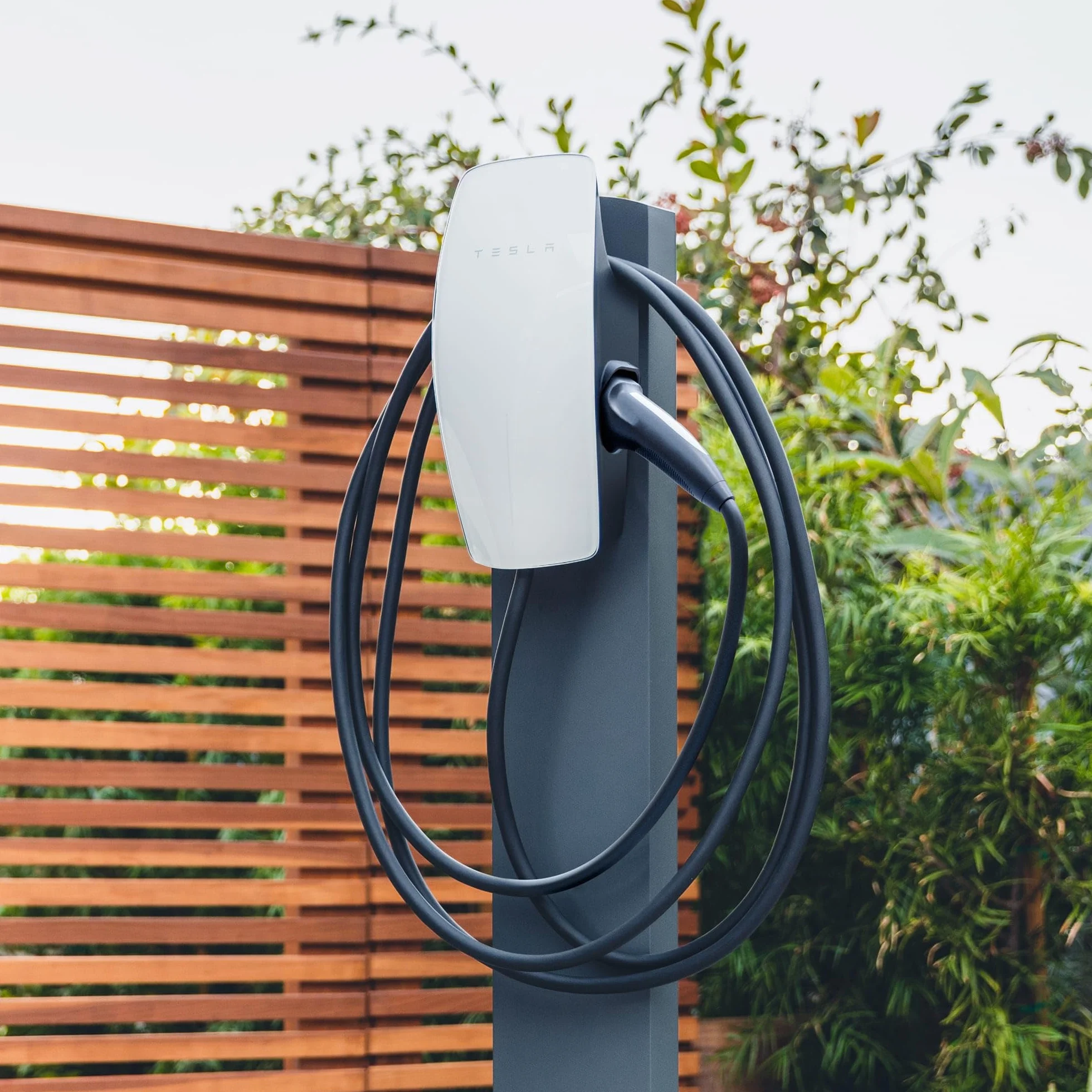 Tesla Connettore a Muro | Caricatore Universale | Tipo 2 | Fino a 22kW | Monofase e Trifase | Cavo da 7,3 m Incluso | Interno/Esterno